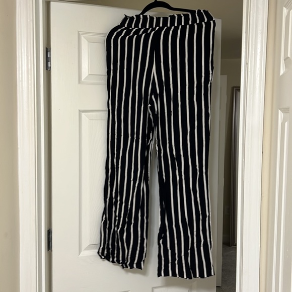 Used, H&M white navy blue trouser pants loose fitting size S - Picture 2 of 2